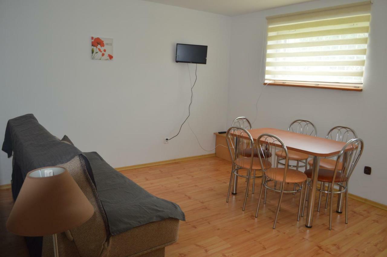 Apartamenty Rownia Устшики Долне Екстериор снимка
